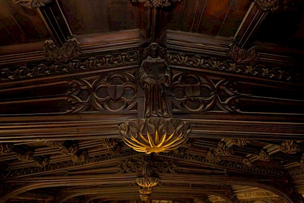 Revealing the Cathedral’s ceiling bosses